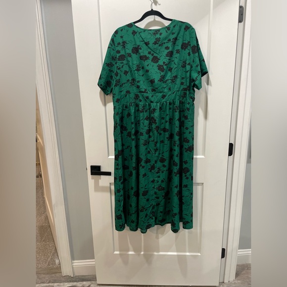 SHEIN Green short sleeve floral dress size 2XL - Picture 3 of 3